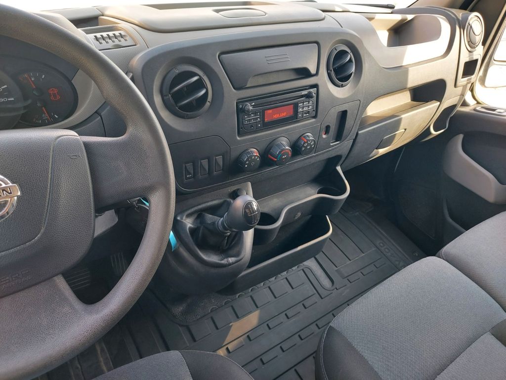 Nissan NV400
