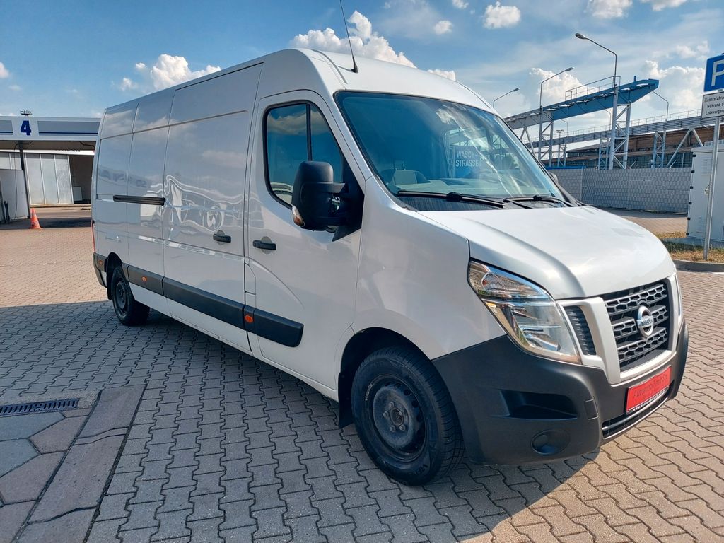 Nissan NV400