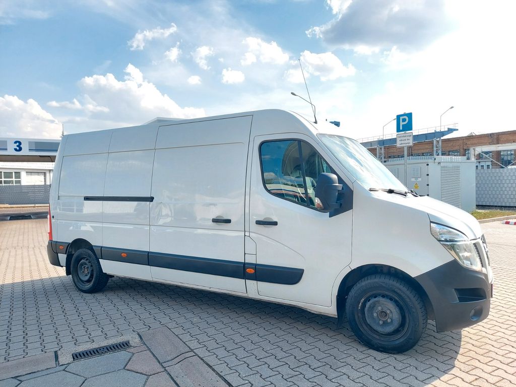Nissan NV400