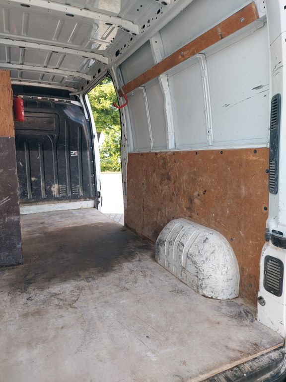 Nissan NV400