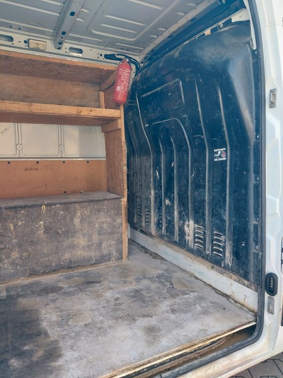 Nissan NV400