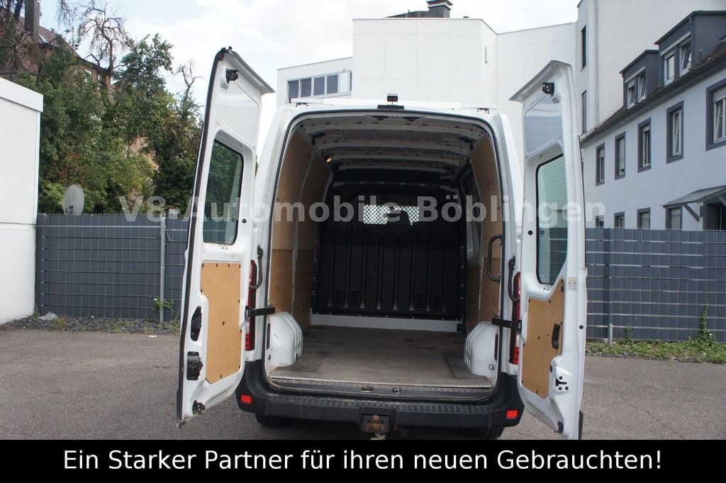 Nissan NV400