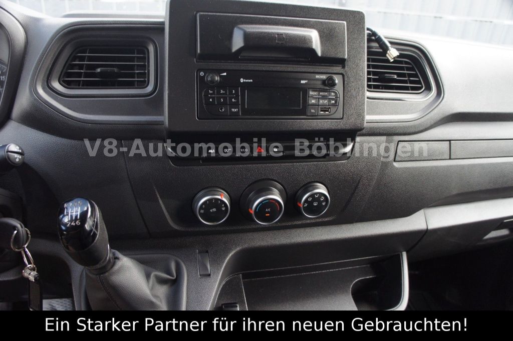 Nissan NV400
