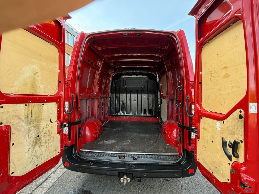 Nissan NV400