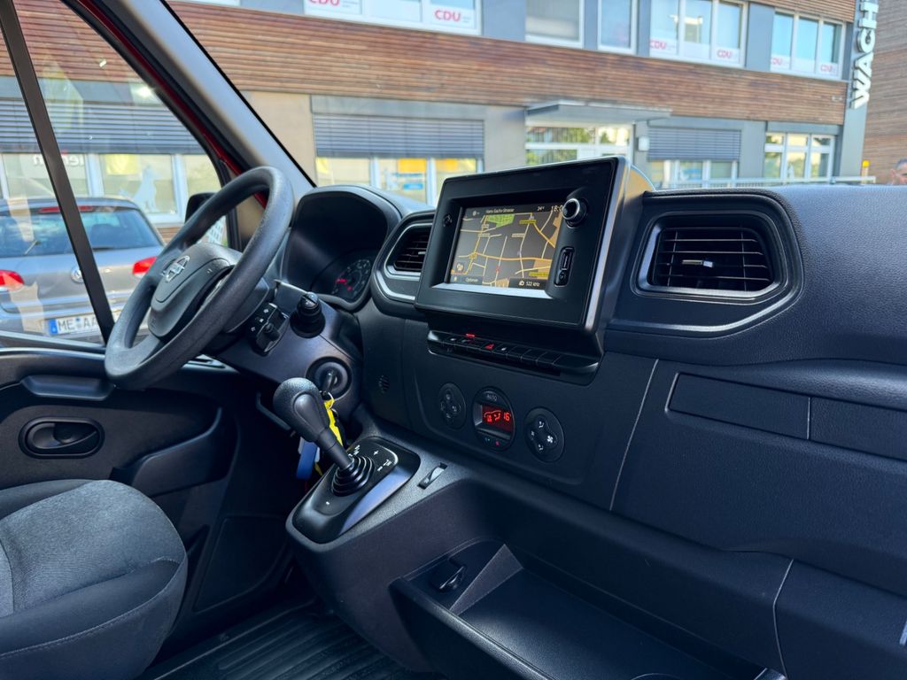 Nissan NV400