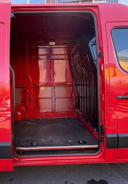 Nissan NV400