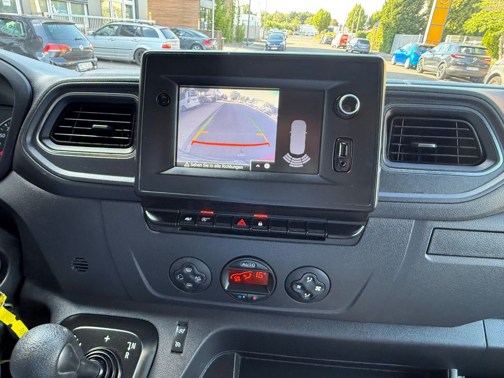 Nissan NV400