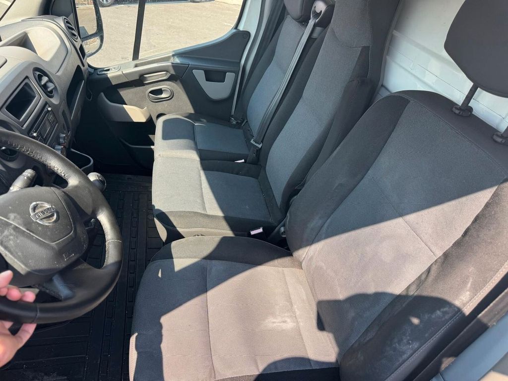Nissan NV400