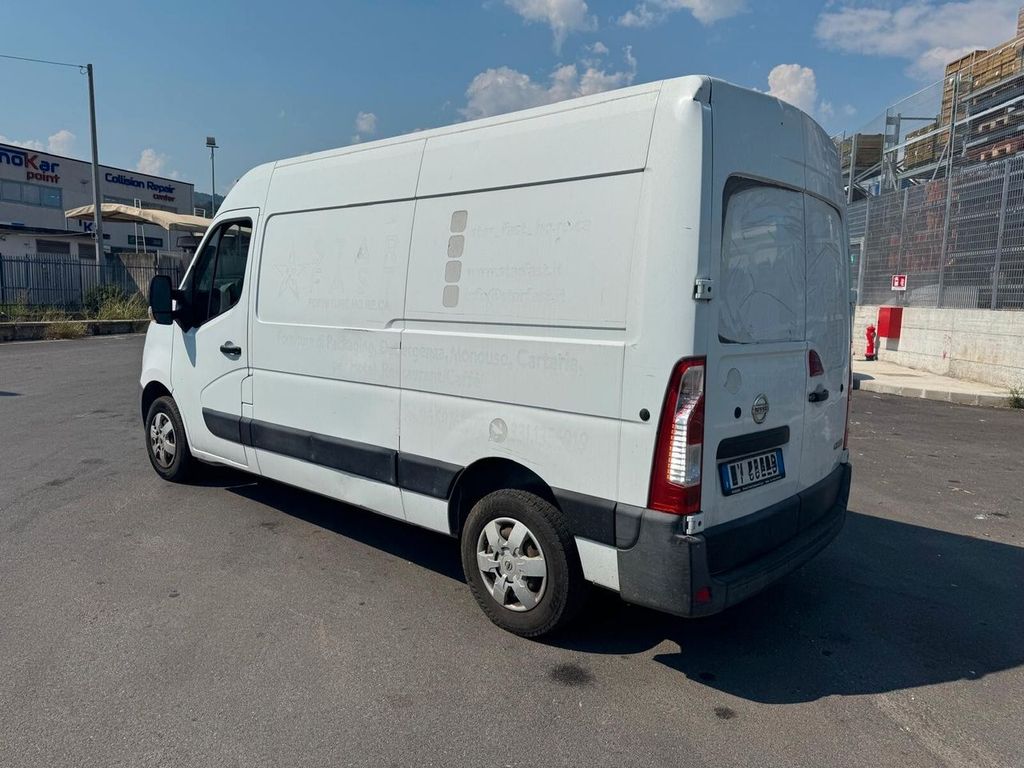 Nissan NV400