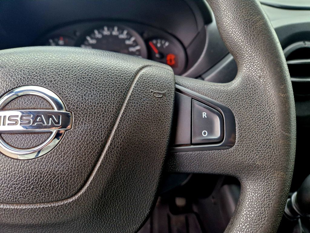 Nissan NV400