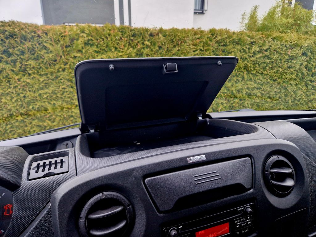 Nissan NV400