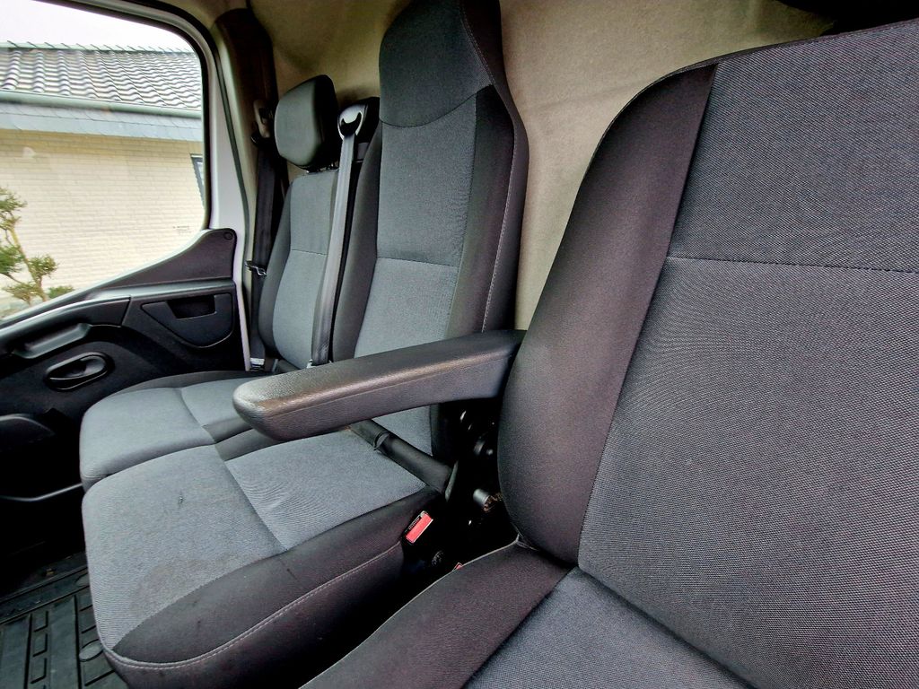 Nissan NV400