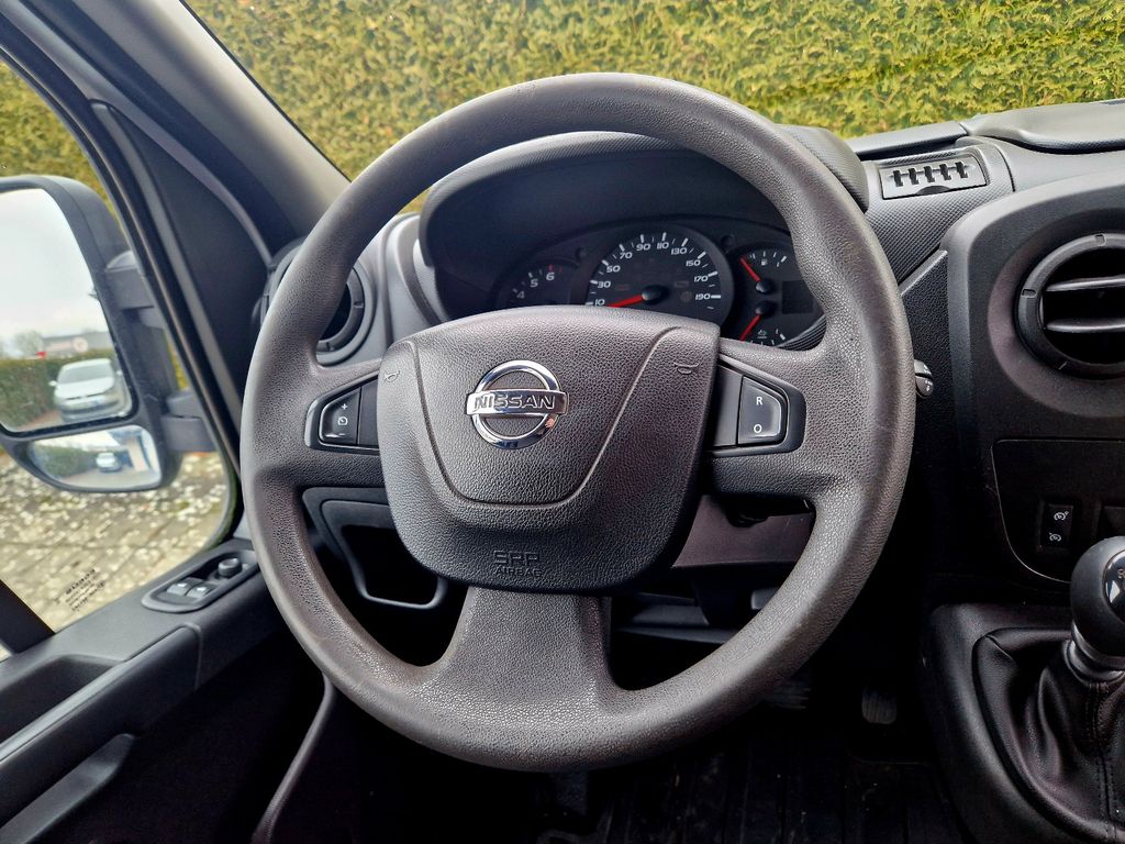 Nissan NV400