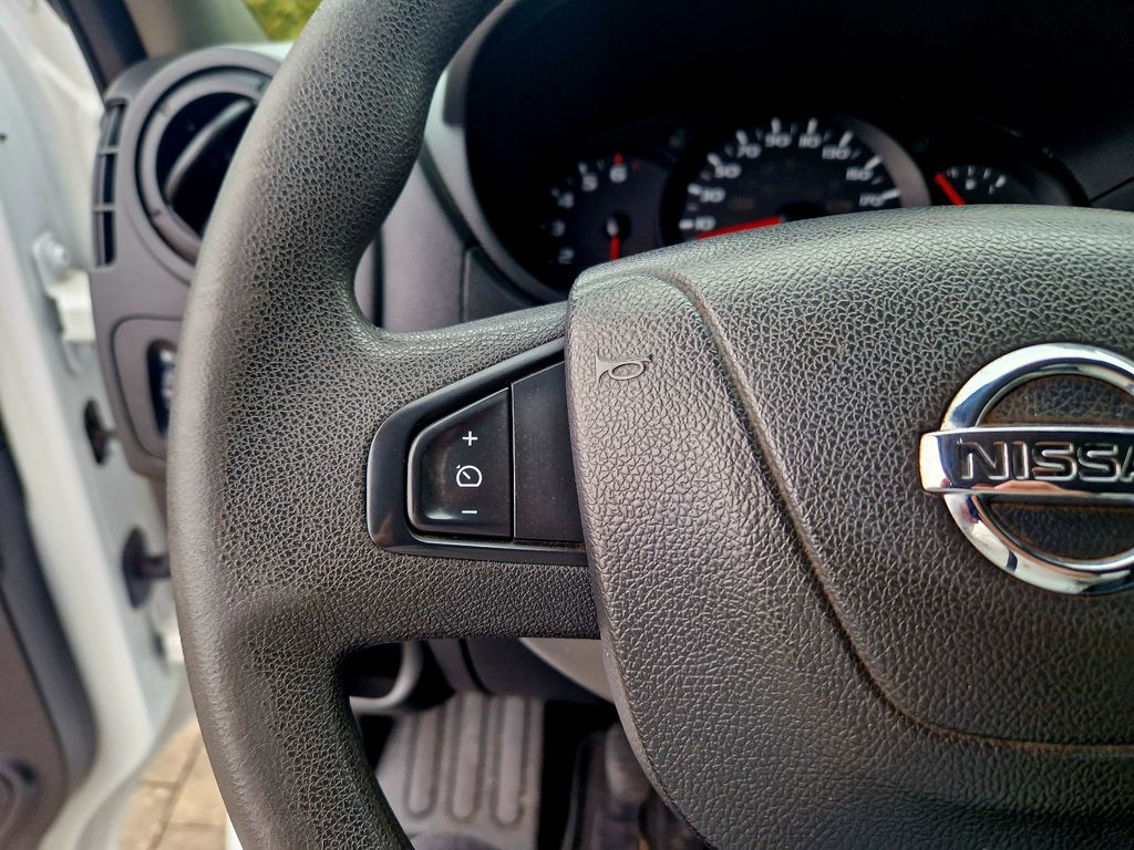 Nissan NV400