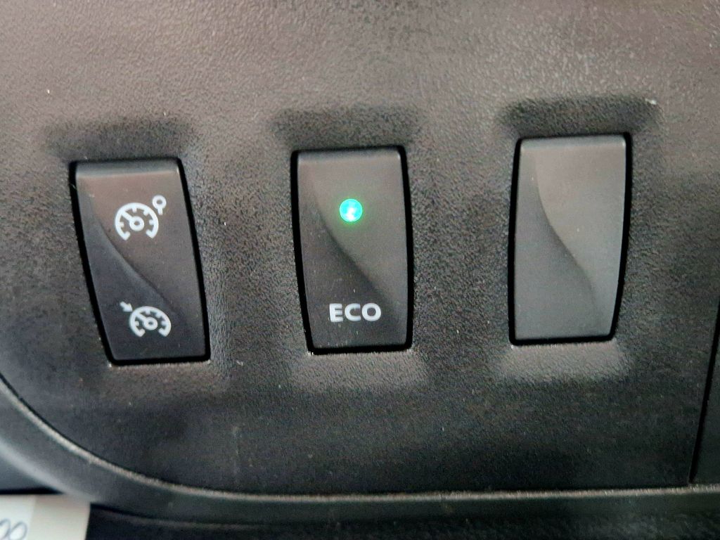 Nissan NV400