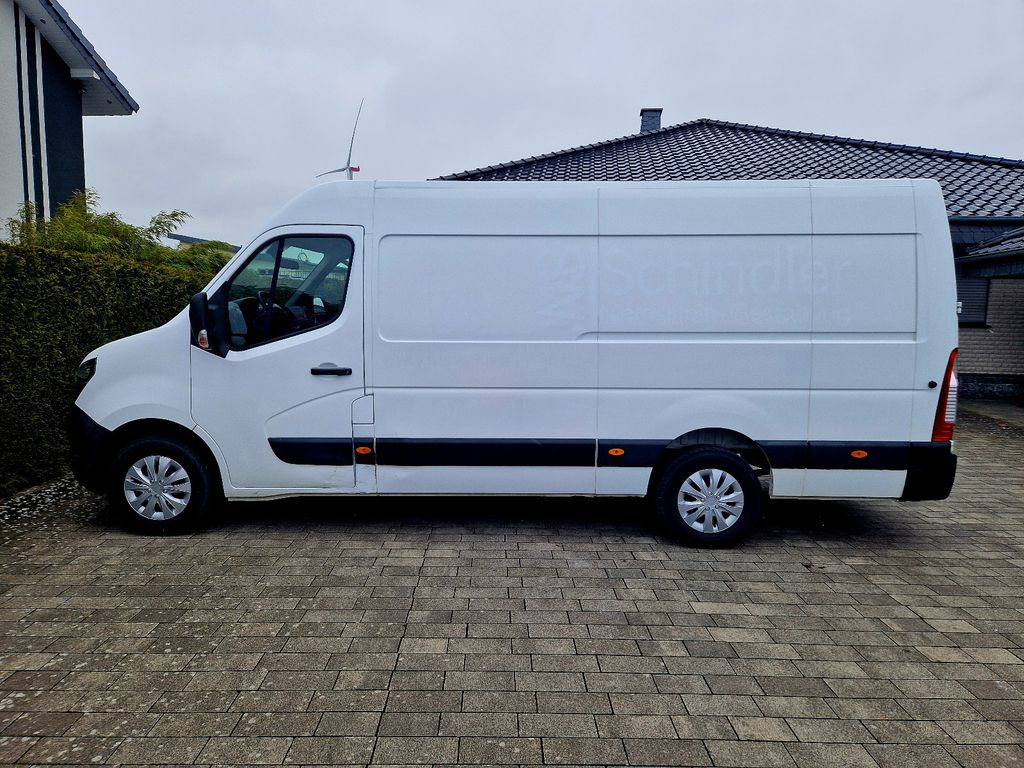 Nissan NV400