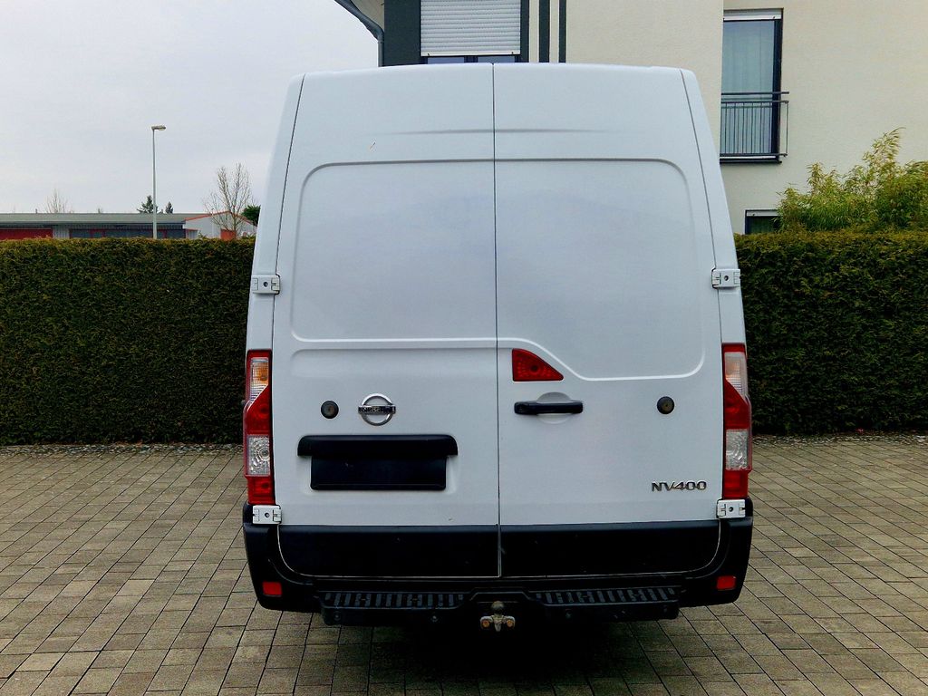Nissan NV400