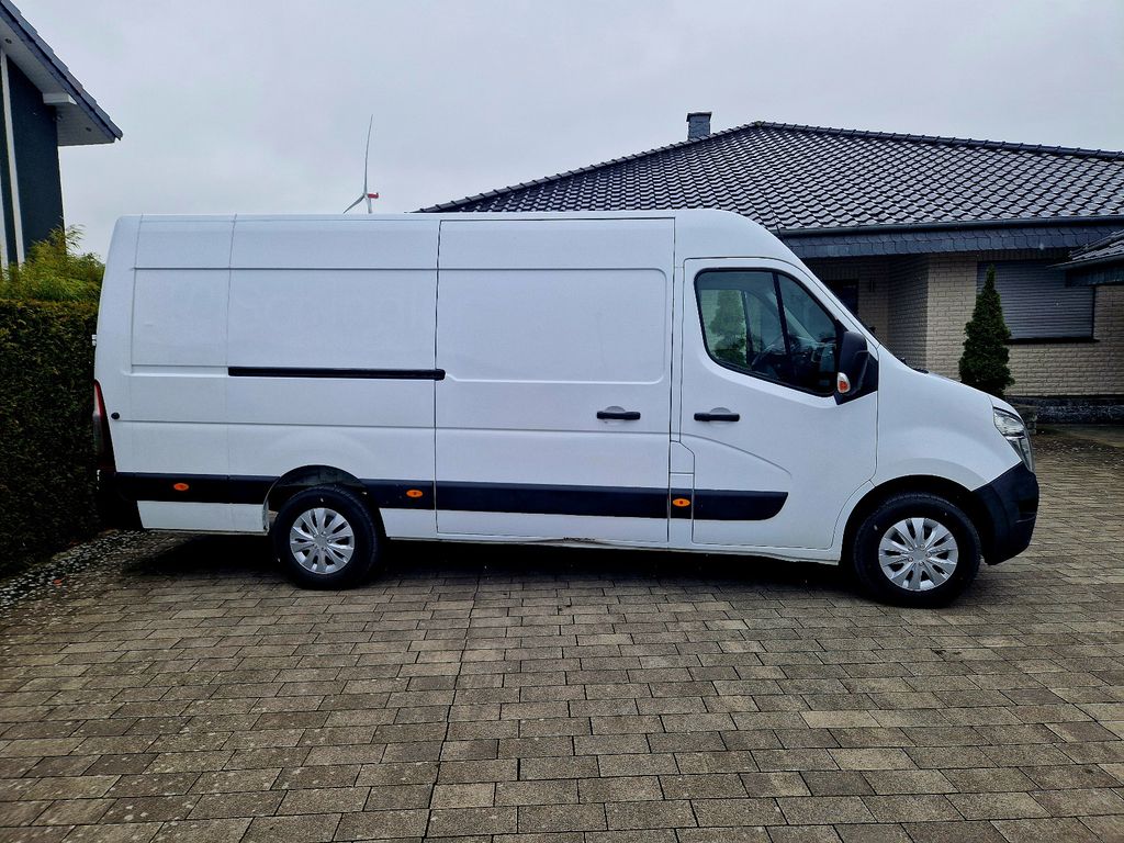 Nissan NV400