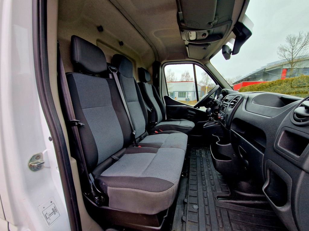 Nissan NV400