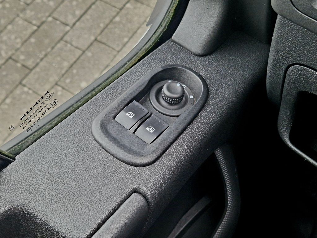 Nissan NV400