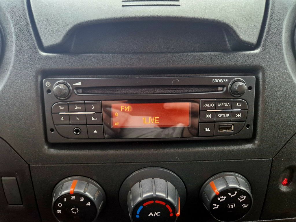 Nissan NV400