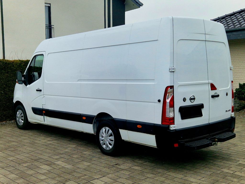 Nissan NV400