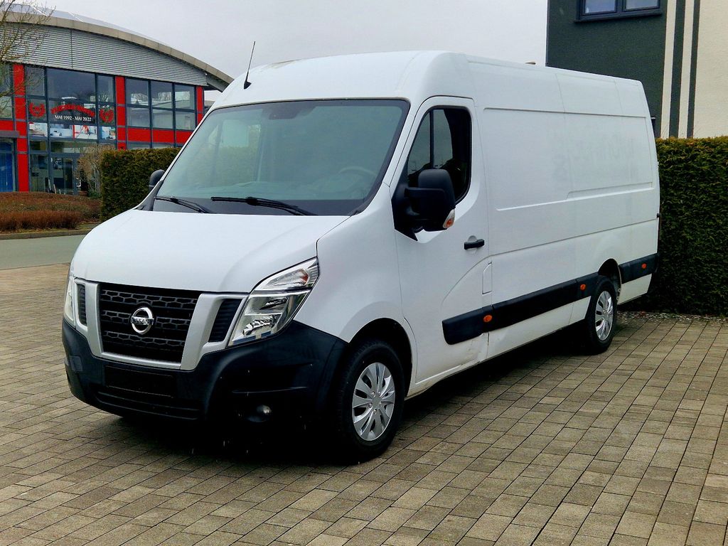 Nissan NV400