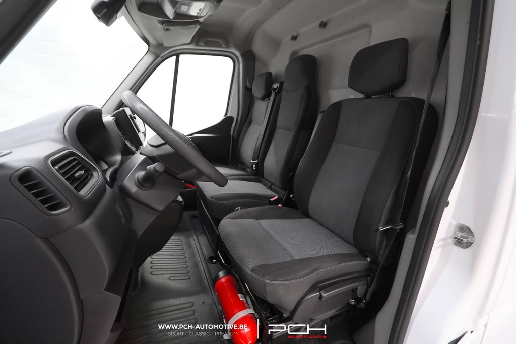Nissan NV400