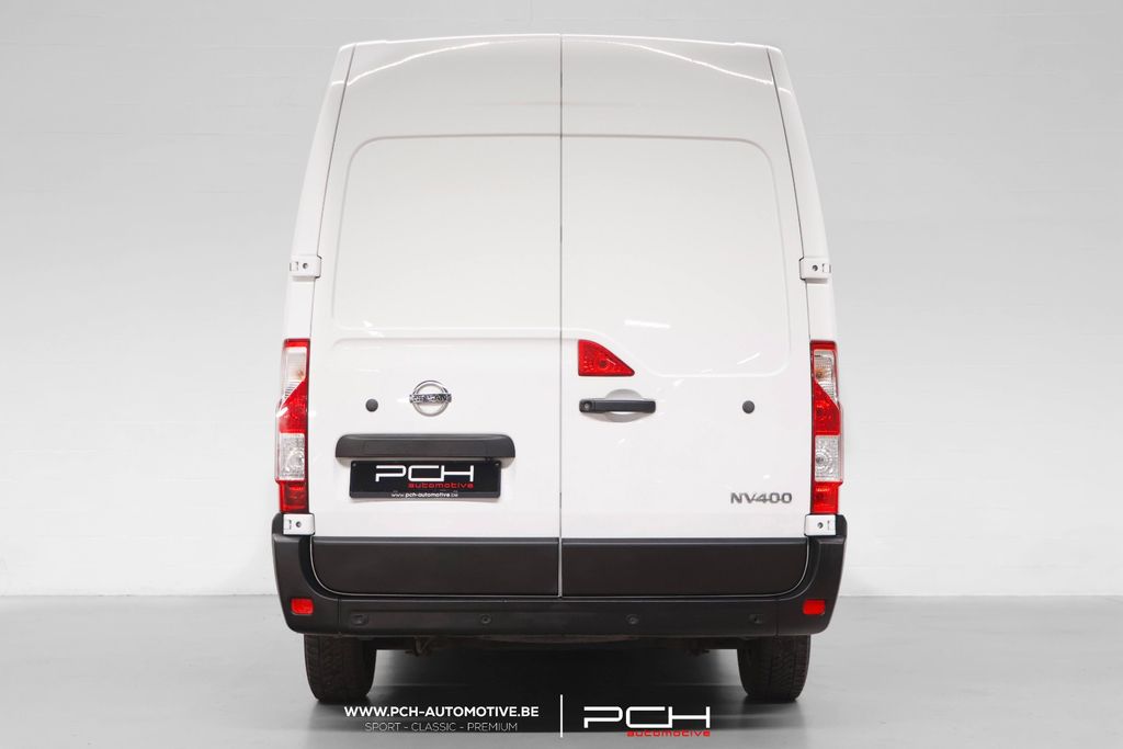 Nissan NV400