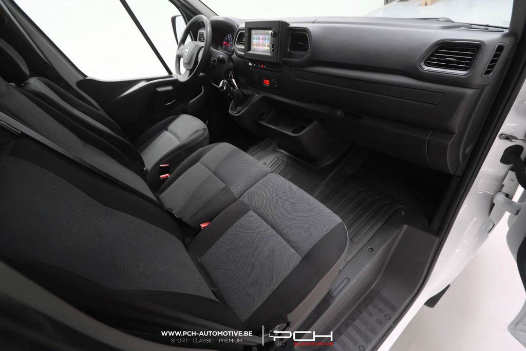Nissan NV400