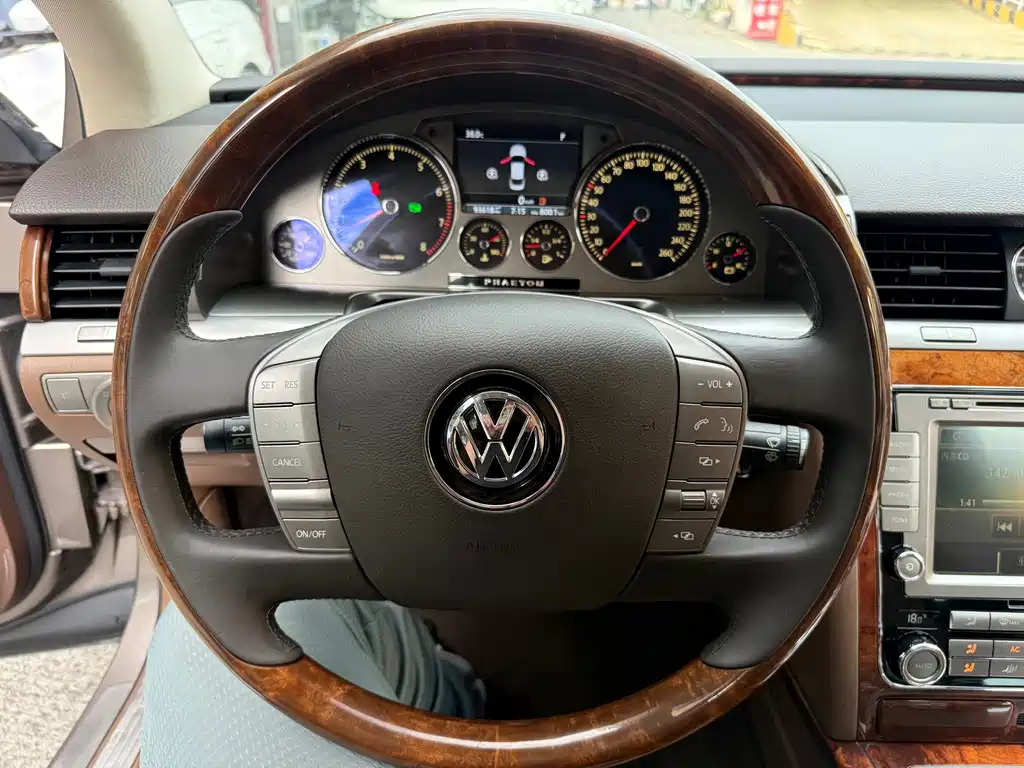Volkswagen Phaeton