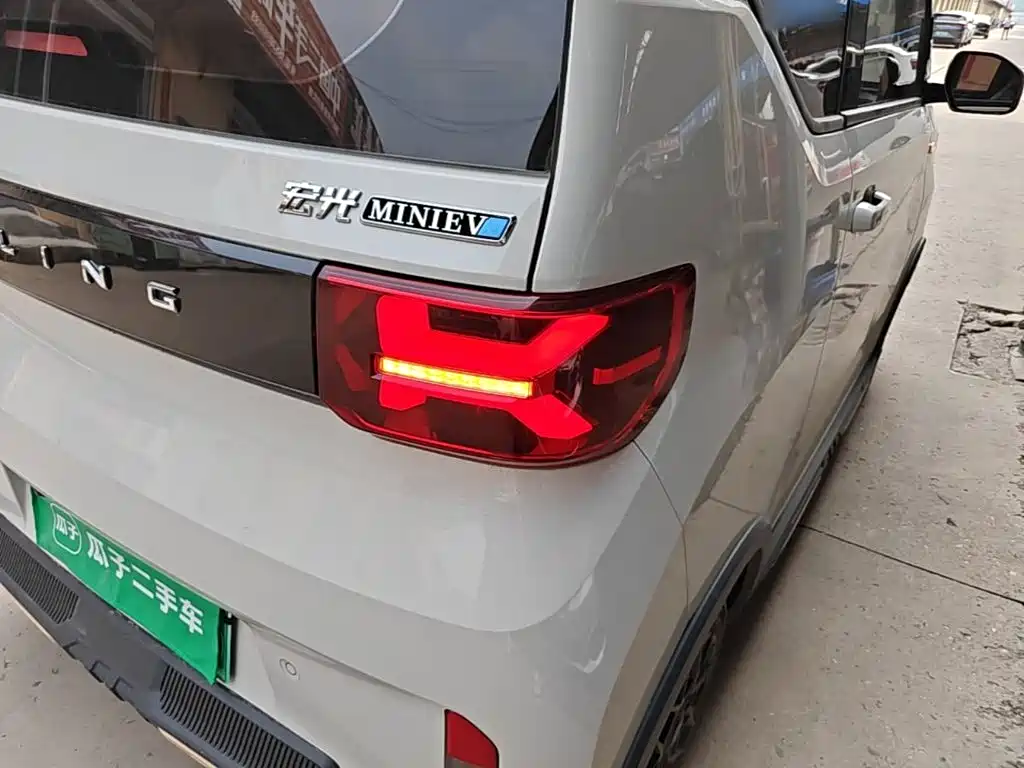 Wuling MINIEV