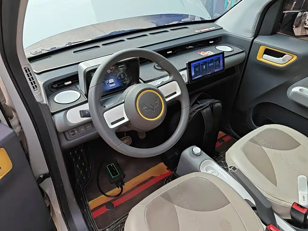 Wuling MINIEV