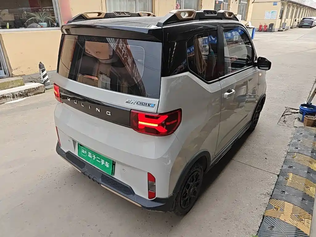 Wuling MINIEV