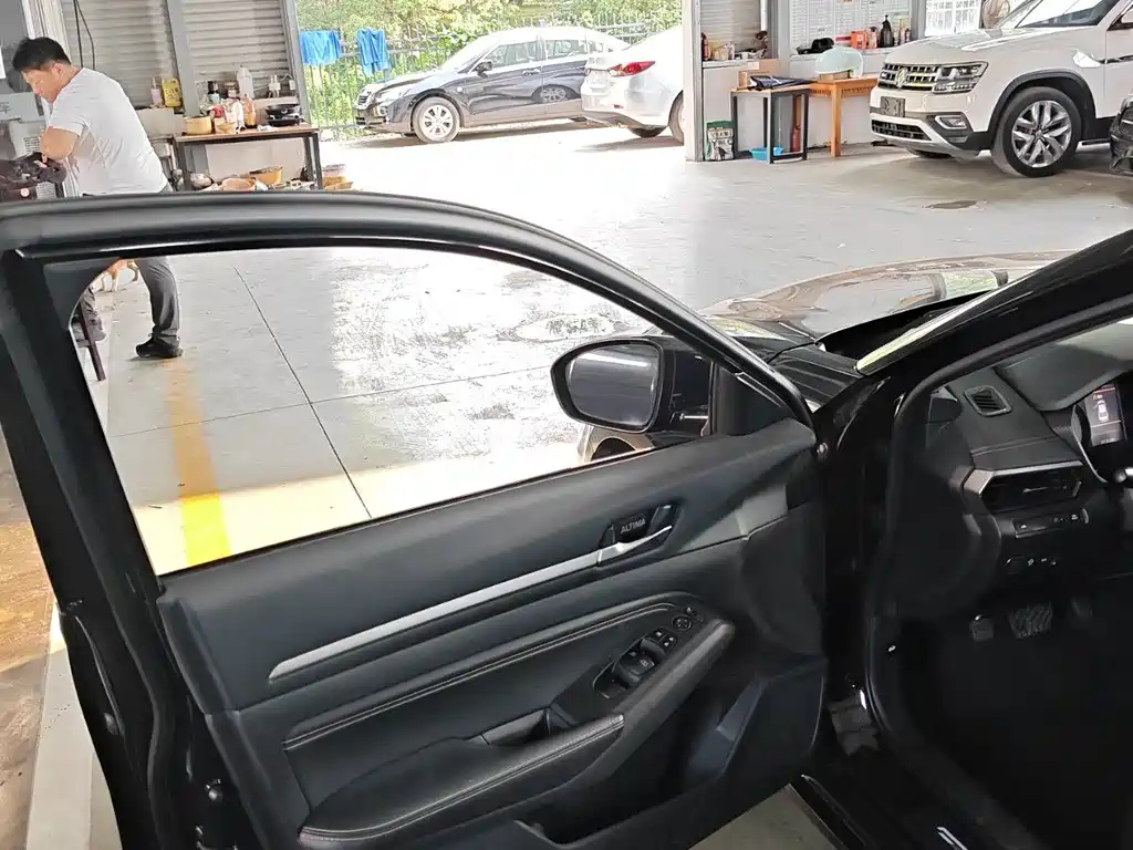 Nissan Teana