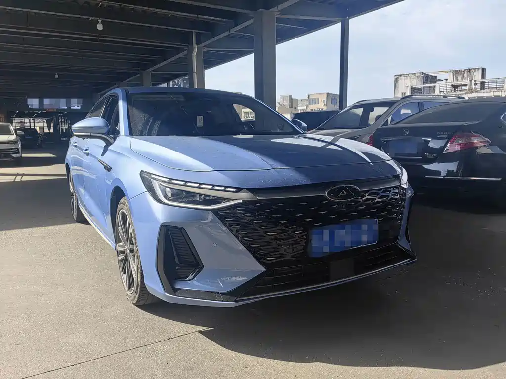 Chery Arrizo 8