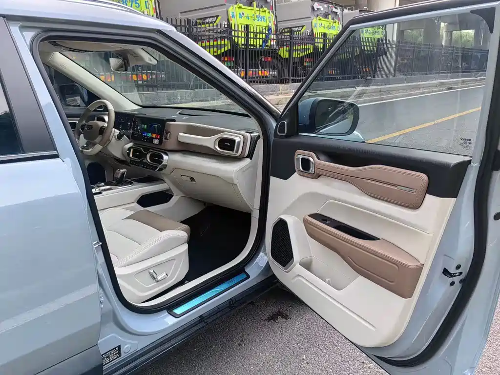 Geely Icon