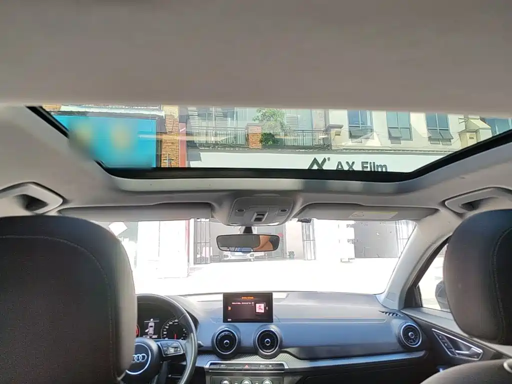Audi Q2L