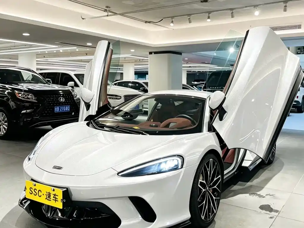 McLaren GT