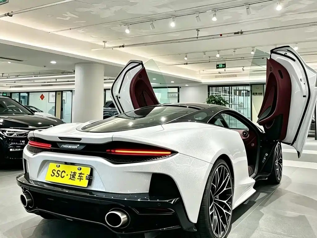 McLaren GT
