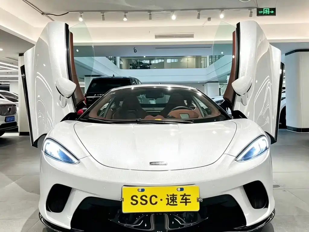 McLaren GT