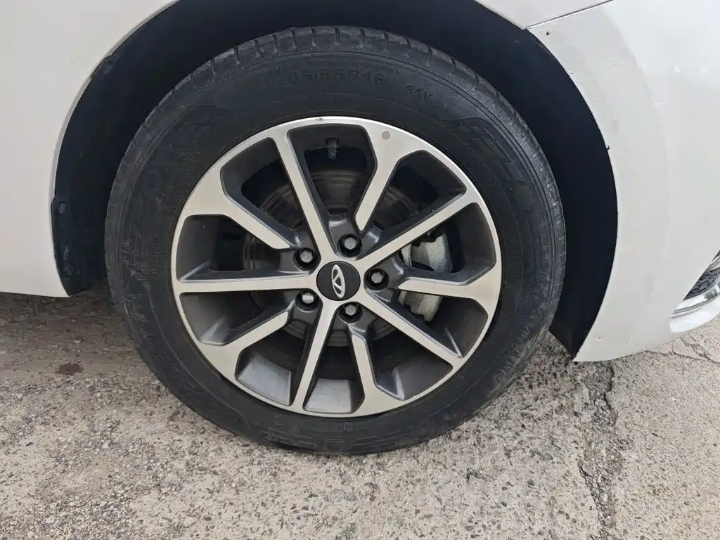 Chery Arrizo 5