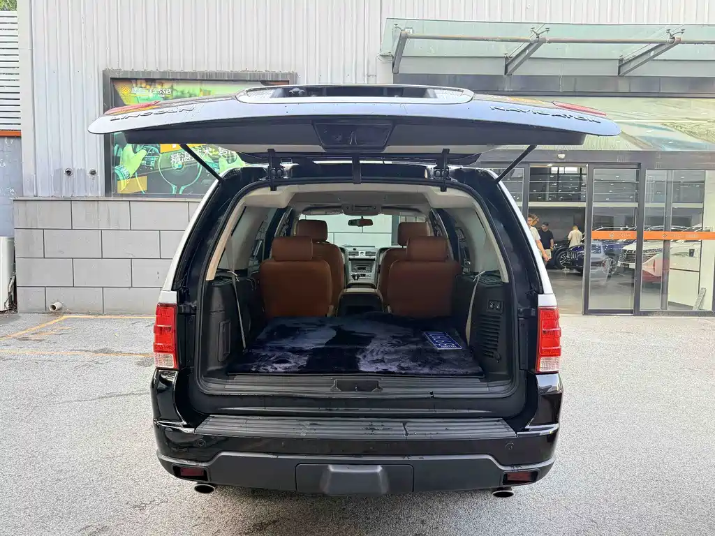 Lincoln Navigator