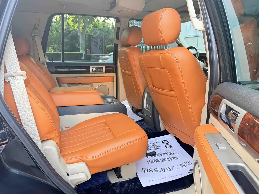 Lincoln Navigator