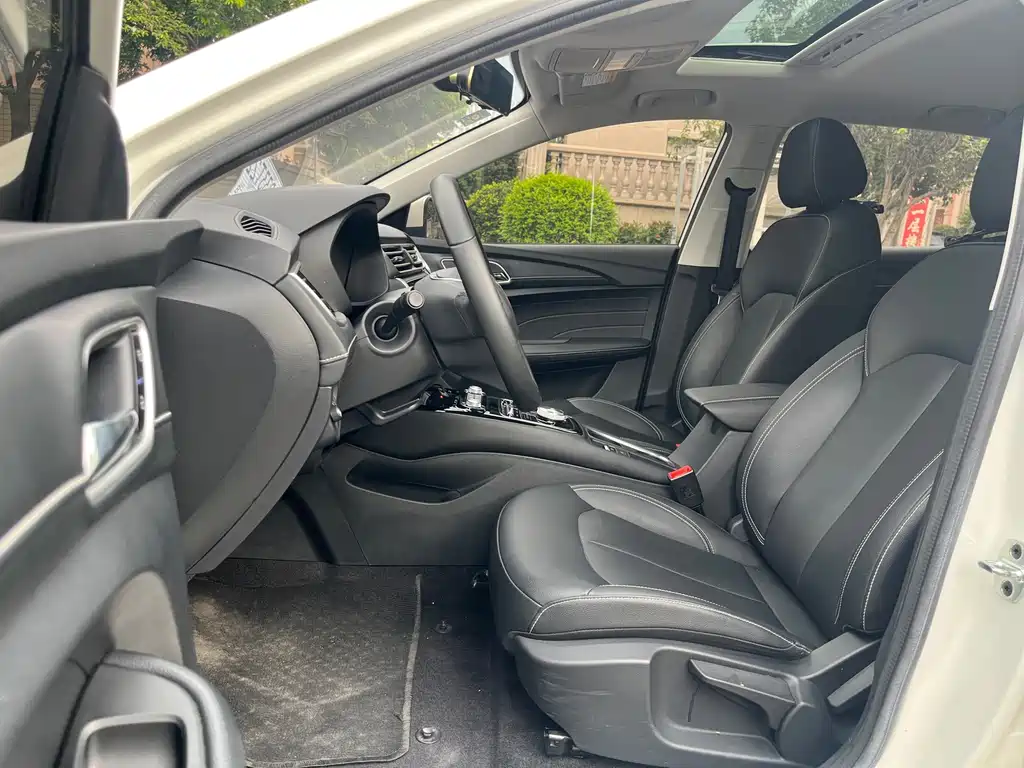 Roewe Ei5