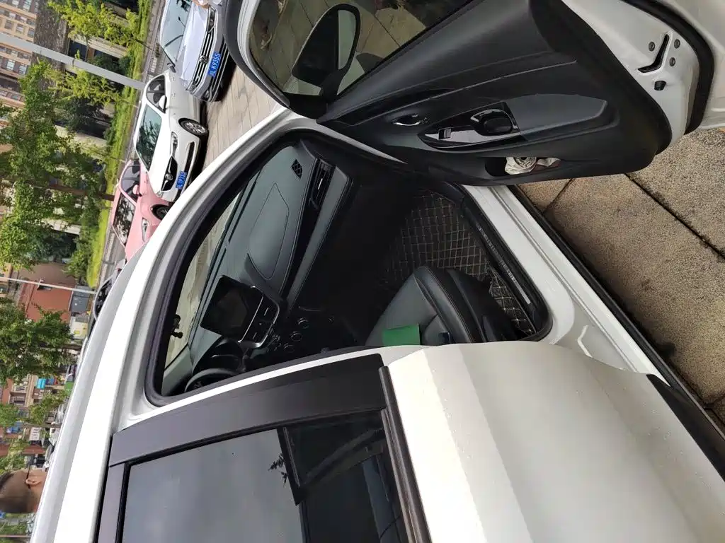 Toyota Yaris L