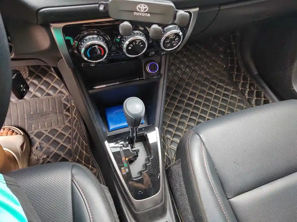 Toyota Yaris L