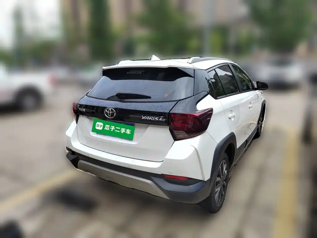 Toyota Yaris L