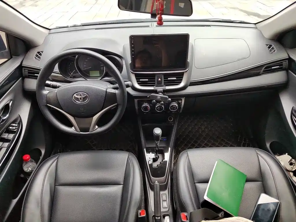 Toyota Yaris L