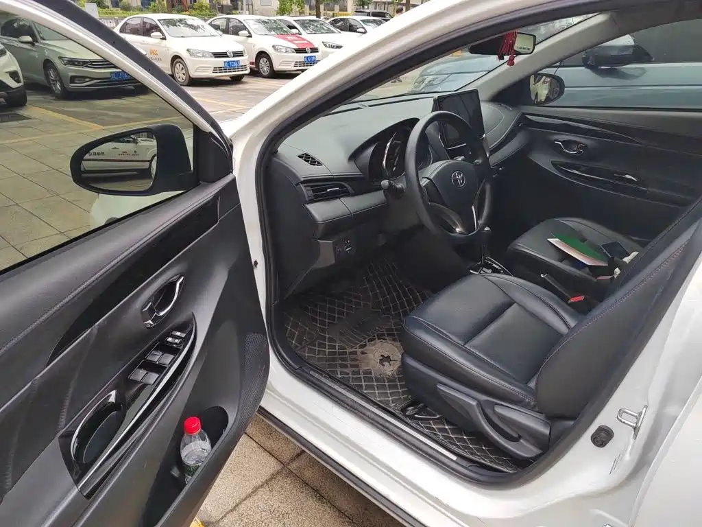 Toyota Yaris L